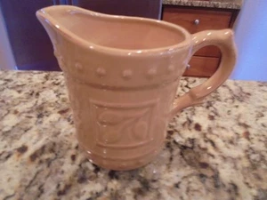 Signature Sorrento Debby Segura wheat/gold creamer mint condition low fast shpng - Picture 1 of 2