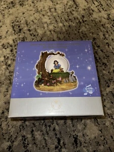 Disney Store EXCLUSIVE Musical Globe - Snow White and Friends - Brahm's Waltz - Picture 1 of 5