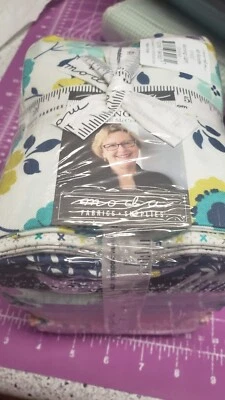 Moda Fat Quarter Bundle "Morning Light " by Linzee Kull McCray 34pcs;100% cotton - Image 1 of 2