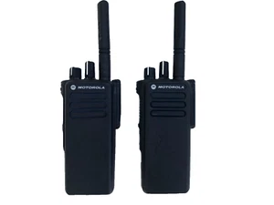 2 X MOTOROLA VHF DP4400 DIGITAL 5 WATT HIGH POWER TWO WAY RADIOS WALKIE TALKIES - Afbeelding 1 van 10