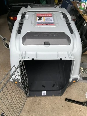 hundetransportbox Größe 6 mit rollen und spezialschrauben - Bild 1 von 4