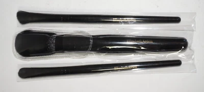 Lote de 3 pinceles de sombra de ojos rubor Elizabeth Arden mango negro letras doradas Foto 1 de 2