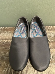 Skechers NEW Sz 7.5 Slip On Clogs Relaxed Fit Memory Foam Gray Slip Resistant - Picture 1 of 6