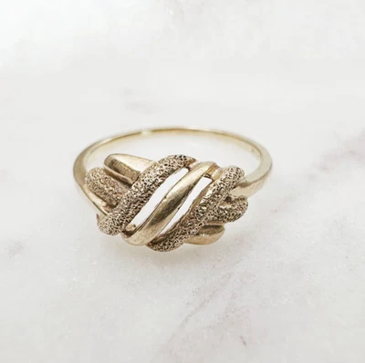 Estate Solid 10K Yellow Gold Polished & Textured Woven Ring sz 6.75, 2g - Image 1 of 4