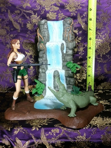 Lara Croft Escapes the Crocodile 2000 Playmates Tomb Raider Vintage Figure Rare Cover