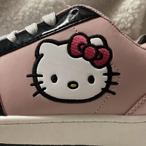 Sanrio Hello Kitty Pink Black Cute Coquette Kawaii Women’s Sz 10 Sneakers Shoe - Picture 1 of 10