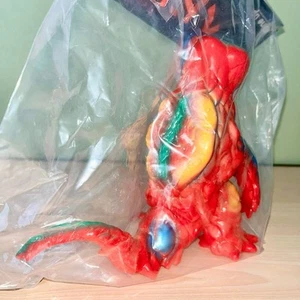 Hedorah Rosso Blu Metallizzato GODZILLA One-up Hobby Round 2023 Primavera - Foto 1 di 4