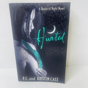 Hunted P.C. Kristin Cast Paperback Book Vampire Series Fantasy Fiction - Foto 1 di 9