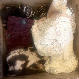 Caja de ropa para mujer talla XS vestido de Lulu falda Nicole Miller AG Stevie Jeans - Imagen 1 de 12
