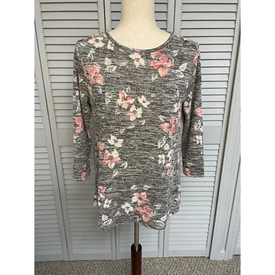 Camisa suéter Van Heusen cinza floral leve transparente parte traseira dividida feminina tamanho pequeno - Imagem 1 de 4