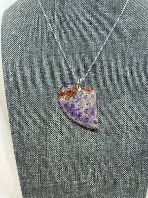 Collar Colgante Coral Crisantemo Púrpura, Lavanda y Blanco en Forma de Corazón  Foto 1 de 4