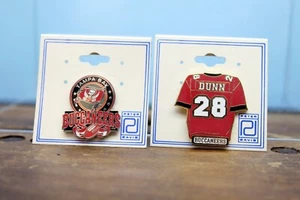 Vintage NFL Tampa Bay Buccaneers Warrick Dunn Jersey Pin & 1  Peter David 90's - Picture 1 of 4