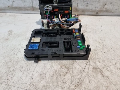 Коробка предохранителей Peugeot Partner BSI под капотом BSM 1,6 дизель 2018 MK2 B9 9812188580 - Изображение 1 из 4