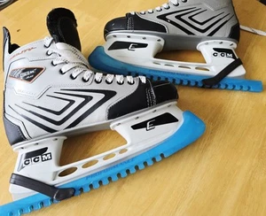 CCM Proformance NHL 2.0 EXO-SKEL AGILITY ICE HOCKEY SKATES UK Size 10.5 - Picture 1 of 11