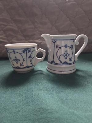 Tasse&Milchkännchen Kahla / Jäger Blau Saks Strohblume Indisch Blau Sahne-Gießer - Bild 1 von 4