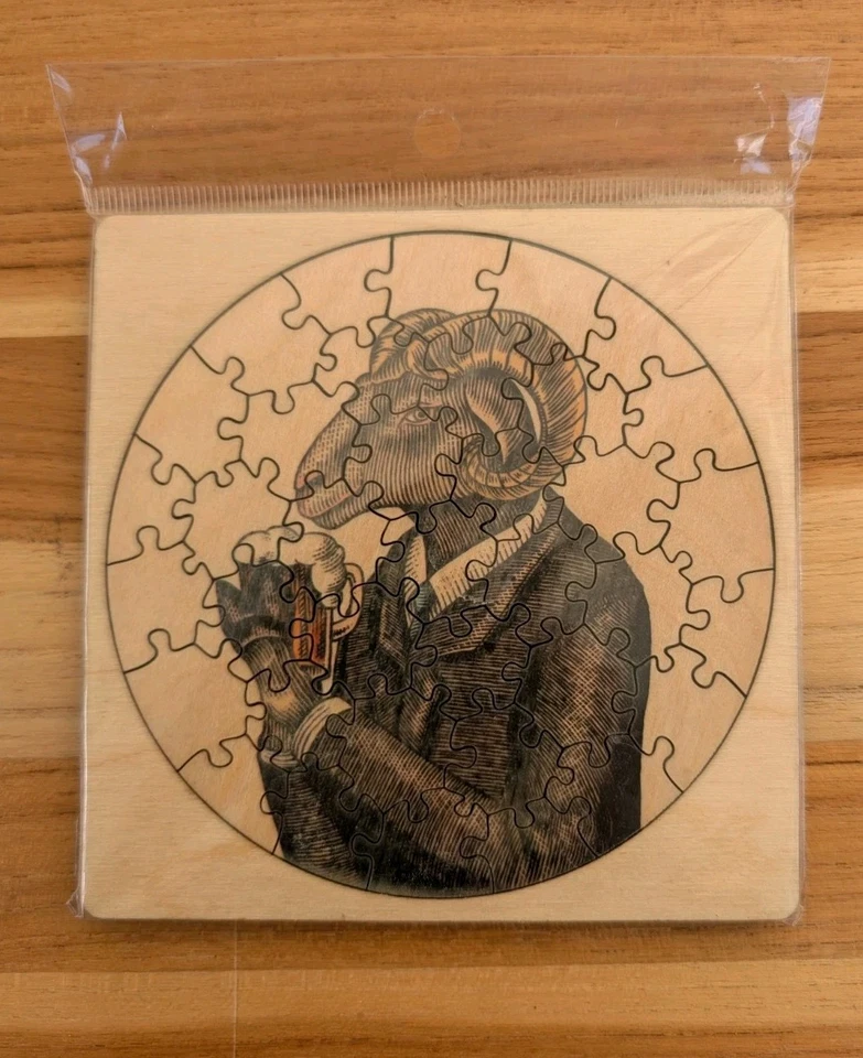 Rompecabezas Ram con cerveza: madera: 37 piezas: tirada de impresión limitada: 5" X 5": pegatina gratuita Foto 1 de 4