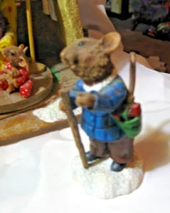 2002 Merry Mice by Pipka Sam Mail Mouse Figurine Christmas Display Vintage 3.5" - Picture 1 of 11