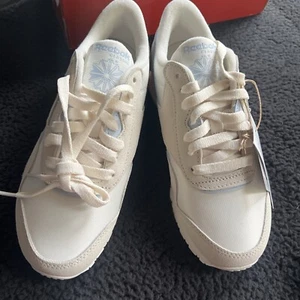 BNOB Woman's Sneakers & Athletic Shoes Reebok Lifestyle Classic Nylon Running S6 - Picture 1 of 14