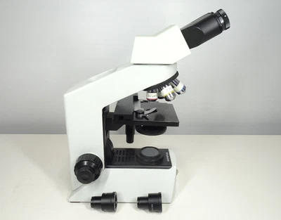 Plan de microscopio binocular Olympus Cx21 4x/10x/40x/100x objetivos, 10x oculares Foto 1 de 4