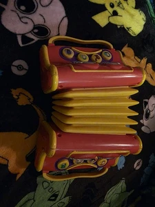 VTG 2004 SpinMaster The Wiggles Musical Accordion- Works - Picture 1 of 6