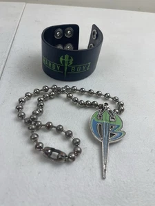 Collar Colgante Hardy Boyz Matt Jeff con Cadena y Puño Hardy Moto WWE - Imagen 1 de 6
