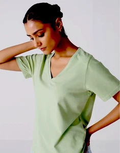 Primark Womens T Shirt Green Short Sleeves Casual V Neck Cotton Large Reg Fit - Picture 1 of 1