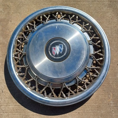 Buick LeSabre Park Ave Regal Roadmaster hubcap 1993-1999 fits 15" wheels 1139 01 - Image 1 of 4