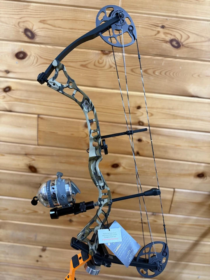 Diamond Prism Bow Package Neon Green 18-30 in 5-55 lb. RH B12702