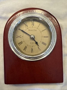 Small Wooden Michael C. Fina Fifth Avenue Quartz Mantel/DESK Clock **WORKING**🕰 - Picture 1 of 4