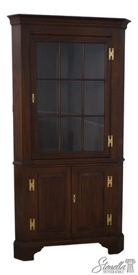 70756: Gabinete de porcelana HENKEL HARRIS esquina caoba de 1 pieza Foto 1 de 4