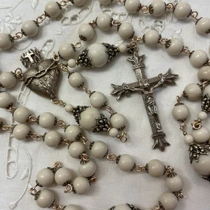 Bellissimo Rosario Crocifisso Rustico Pietra di Fiume Perline Grande Sacro Cuore Centro - Foto 1 di 8