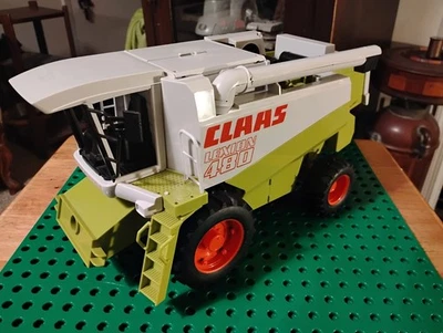 Bruder Claas Lexion 480 Combine Harvester Farm Tractor 1:16 - Image 1 of 4