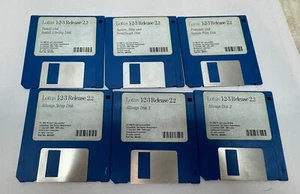 Lotus 123 Release 2.2 + Data Disk 3.5", Ric Williams, Andrew T. Williams - Picture 1 of 4