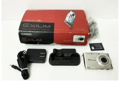 CASIO EXILM EX-S600 Compact Digital Camera Body Set Silver - Image 1 of 4