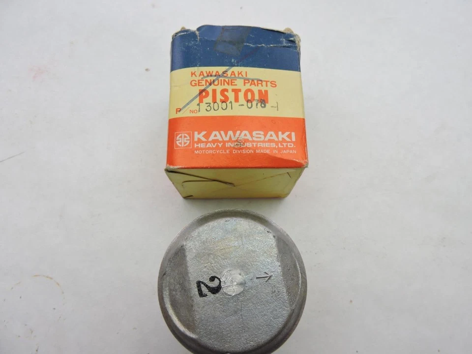 Pistón Kawasaki 13001-078 NOS, STD KZ400-A1 KZ400-A2 KZ400-D3 KZ400-S3 W18950 Foto 1 de 4