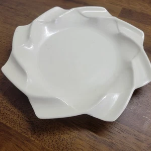 Vintage Red Wing USA 1543 MCM Plate Ashtray Trinket Dish Off White Neutral Color - Picture 1 of 5