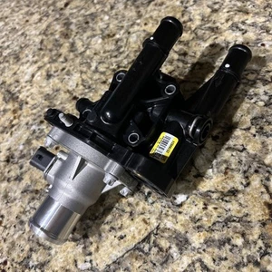 GENUINE GM 25199826 ENGINE COOLING THERMOSTAT HOUSING FOR 2009-11 CHEVY AVEO 5D - Picture 1 of 5