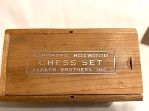 Vintage Set scacchi Parker Brothers #670 in legno di bosso con istruzioni scatola legno originale - Foto 1 di 11