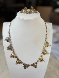 Vintage Gold-Toned Floral Necklace & Clip-On Earrings Set - Picture 1 of 11