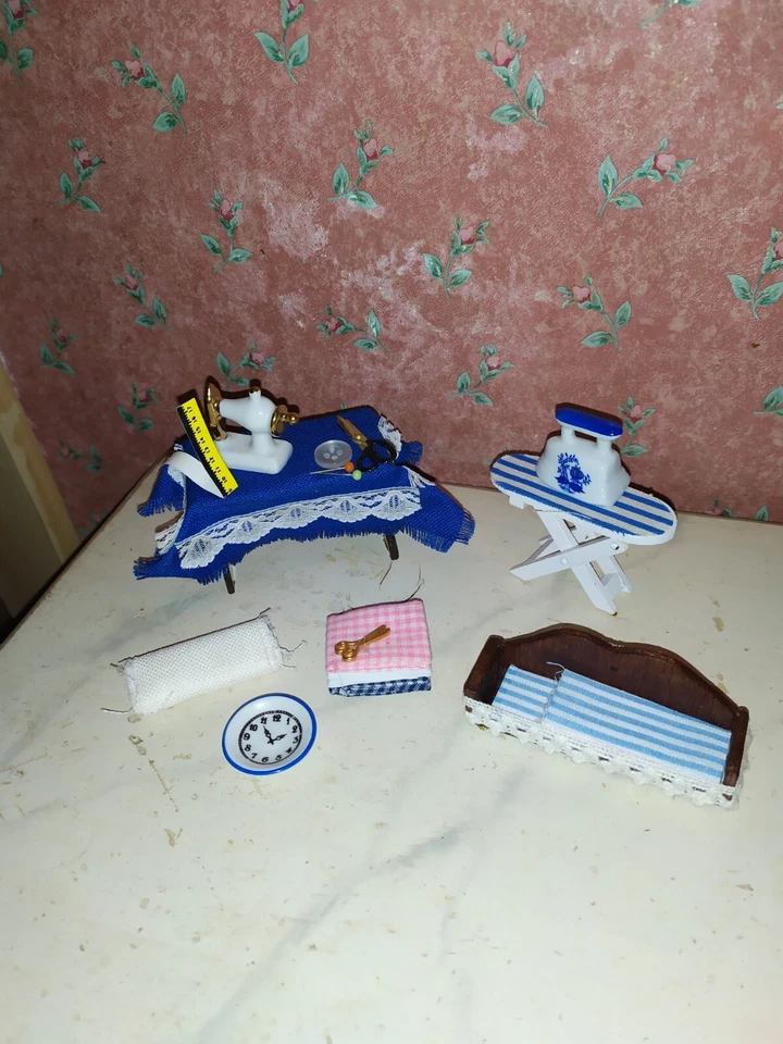 Nostalgie-Reutter- Zubehör-Modeladen -Puppenhaus-Puppenstube-1:12 - Bild 1 von 1