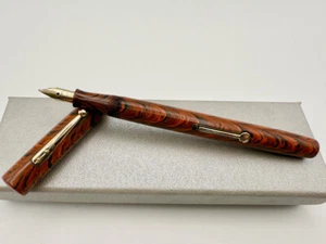 WATERMAN 52 RED RIPPLE FOUNTAIN PEN F 14K #2 BUTTER FLEX - Picture 1 of 13