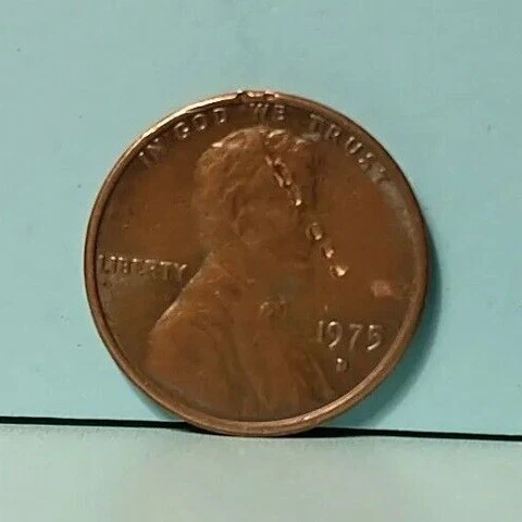 1975-D Lincoln Memorial Cent -No Mint Mark/Doubling Cover