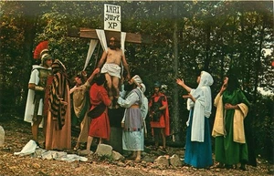 The body of Christ lowered from cross THE GREAT PASSION PLAY Vtg Postcard - Picture 1 of 2