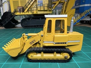 1/50 Liebherr Model LR 621 Crawler Dozer Tractor Construction Conrad Diecast NIB - Picture 1 of 12