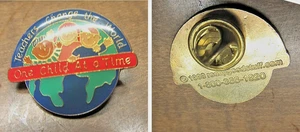 Pin # 79 LAPEL TEACHER CHANGE THE WORLD - Picture 1 of 1
