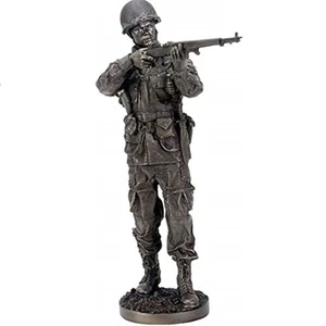 Taking Aim World War Two Soldier Statue Figurine Military WWII New - Picture 1 of 2