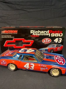 ACTION COLLECTIBLES STOCK CAR DIE CAST CARS 1:24 SCALE (B26002828) - Picture 1 of 9