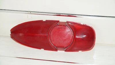 Cabochon feu arrière 15087C Simca Aronde 1300 et P60n — 第 1/3 张图片