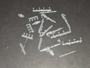 Warhammer 40k Miniatures Eldar and Dark Eldar Huge Bits Lot - Picture 1 of 2