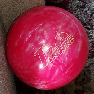 Bola de boliche Brunswick T Zone rosa blanco remolino 7 libras (solo usada una vez) limpia Foto 1 de 4